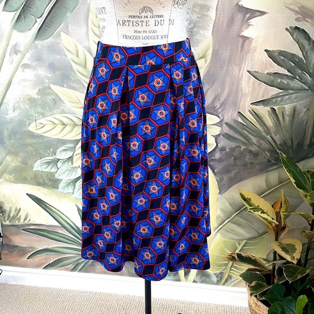LulaRoe full pleated skirt with pockets size medium
